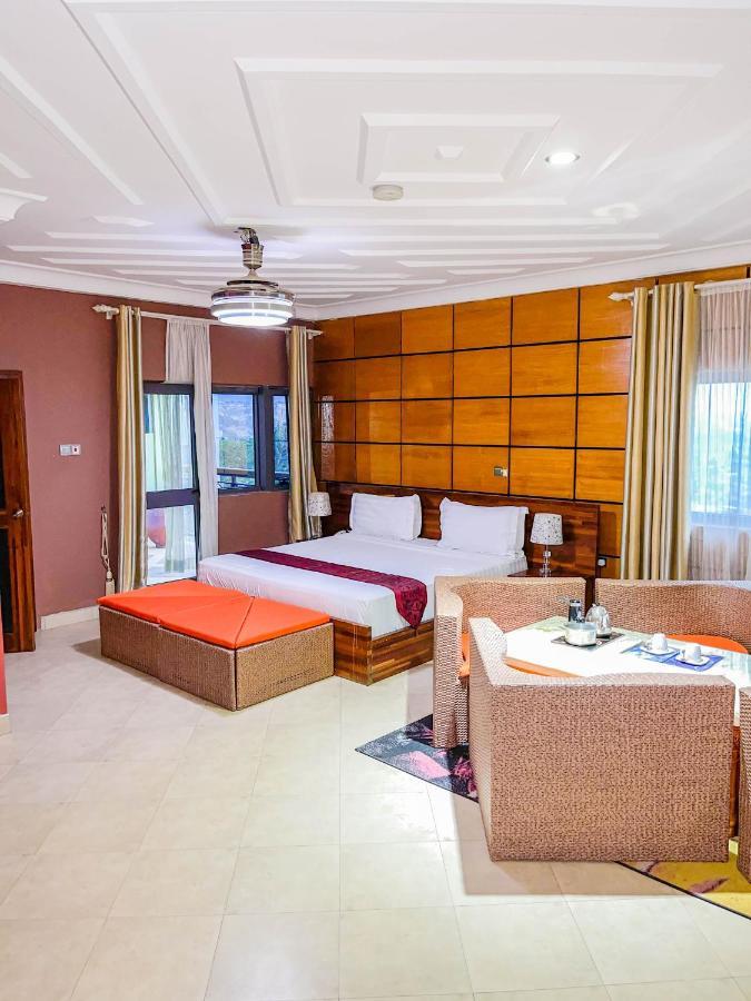 Triple Hill Hotel Weija エクステリア 写真