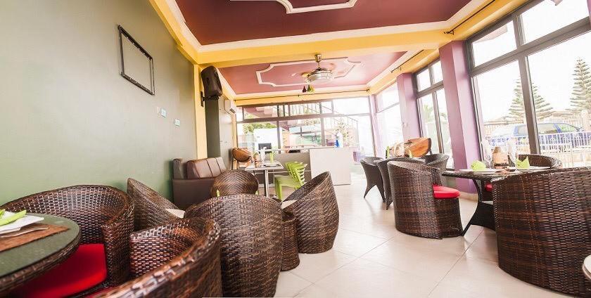 Triple Hill Hotel Weija エクステリア 写真
