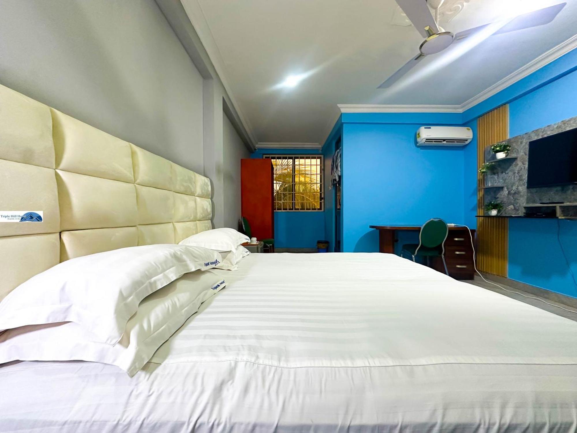 Triple Hill Hotel Weija エクステリア 写真