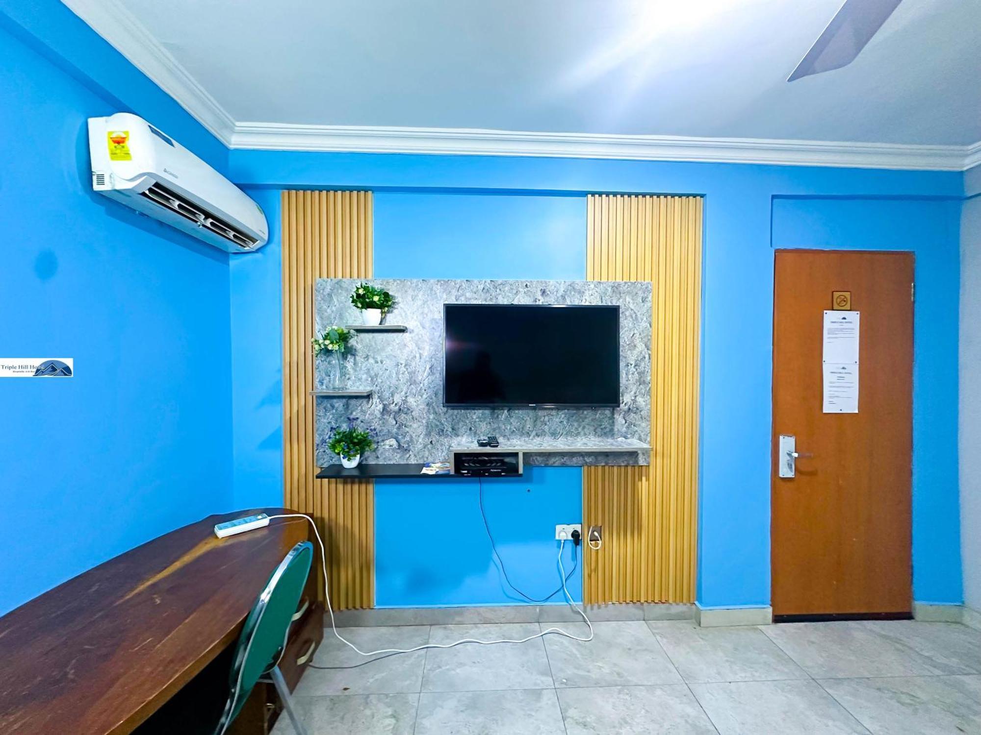 Triple Hill Hotel Weija エクステリア 写真