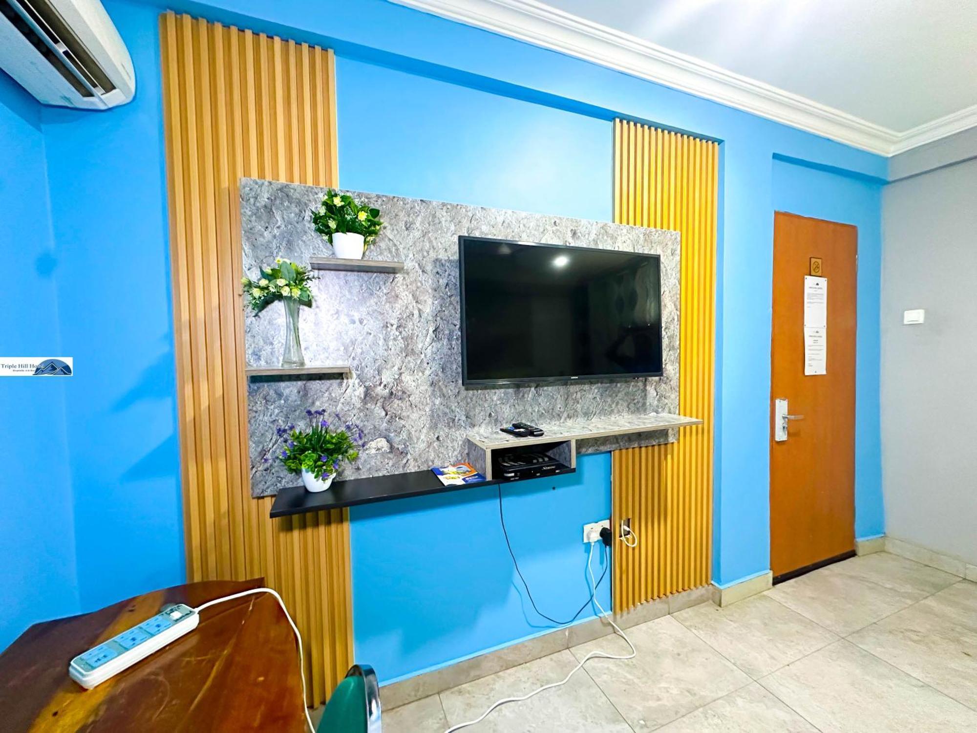 Triple Hill Hotel Weija エクステリア 写真